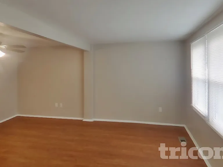 12367 Boncrest Dr — Photo 2
