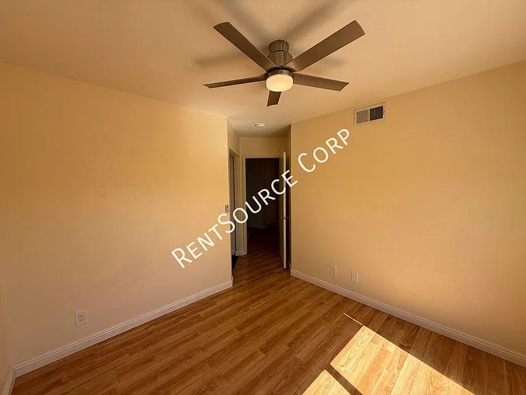 2501 Summerchase Ave — Photo 13