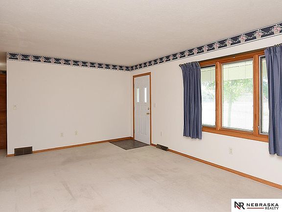 5th image of 2216 E 3rd St
