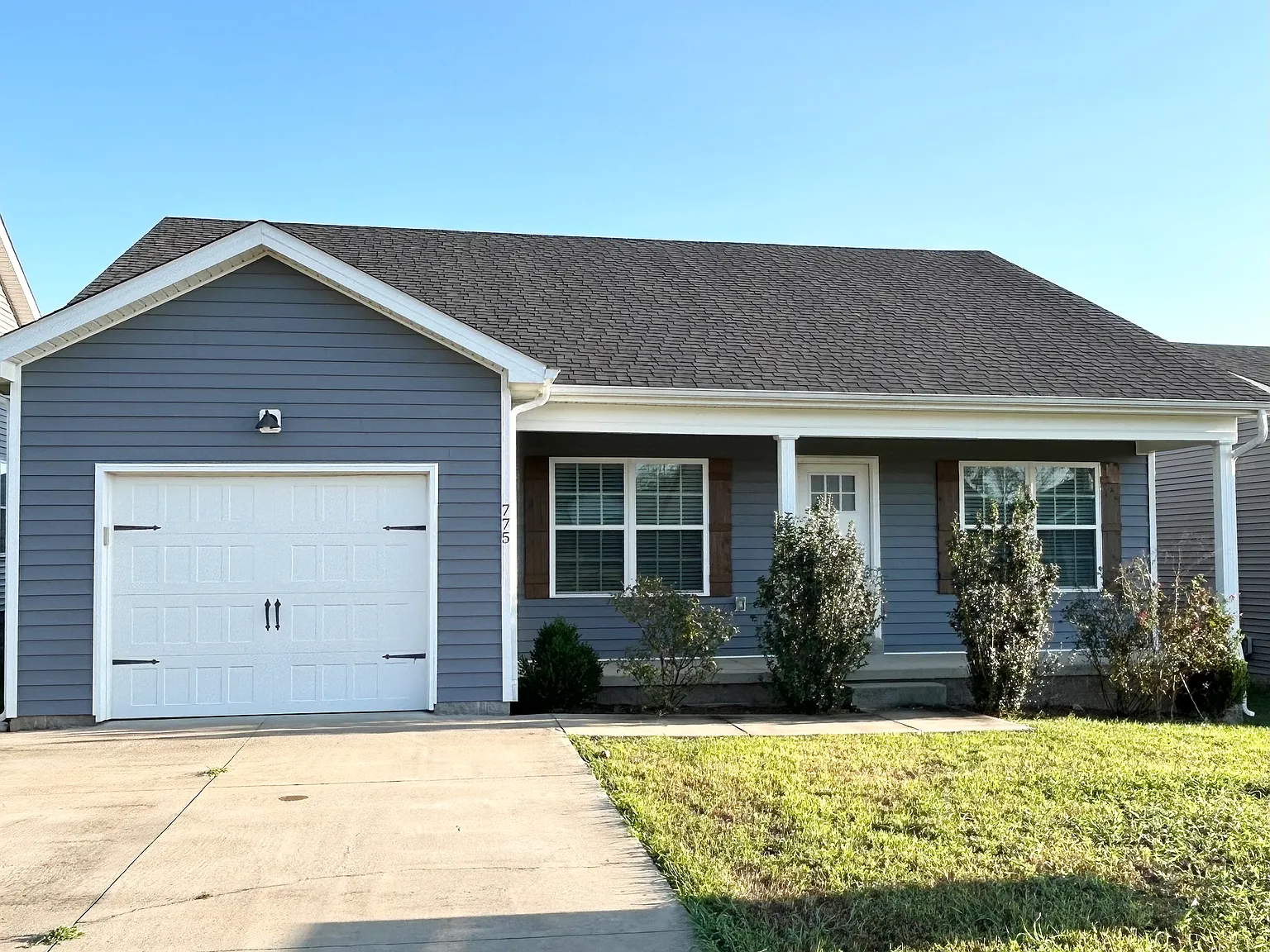3 bed, 1298 sqft, $1,595 — Photo 1