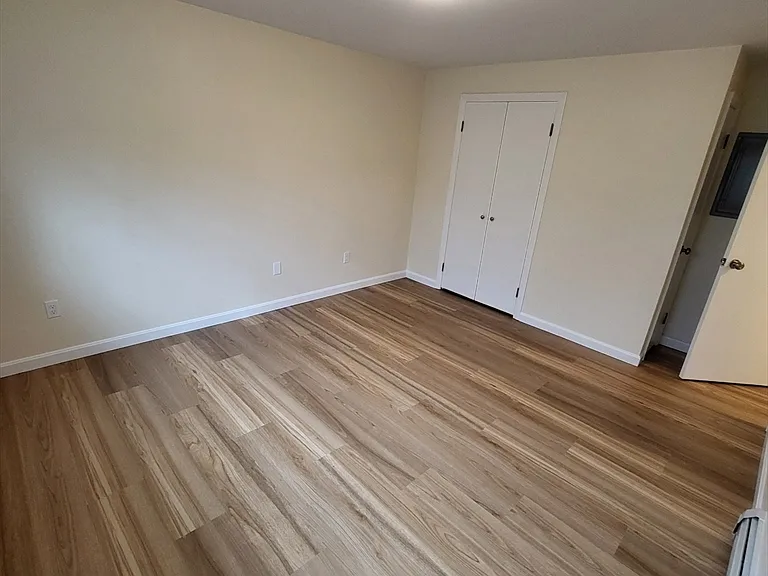 210 Hillside Ave #15 — Photo 4