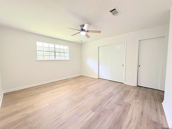 5th image of 2271 N Alameda Dr