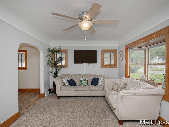 5th image of 994 Cogswell St NW
