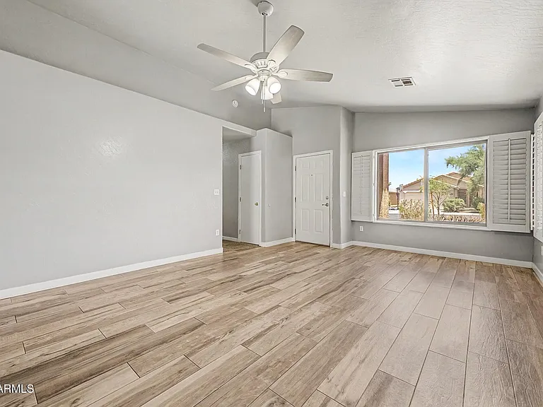 905 E Potter Dr — Photo 4