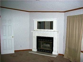 2nd image of 405 Amity Acres Ln