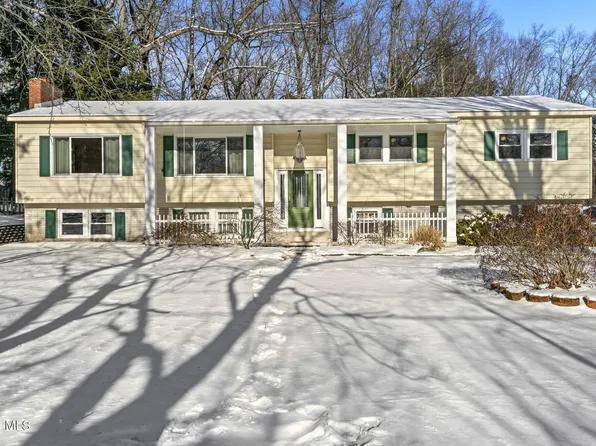 41 Sweet Brier Drive, Ballston Lake, NY 12019