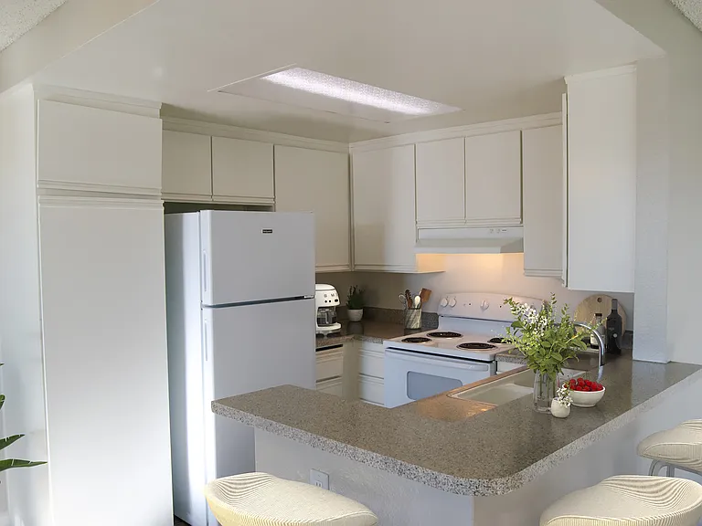 Summit Pointe — Photo 20