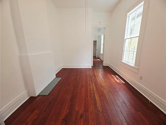 4th image of 2611 Dauphine St