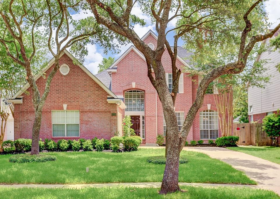 1st image of 4915 Winding River Dr