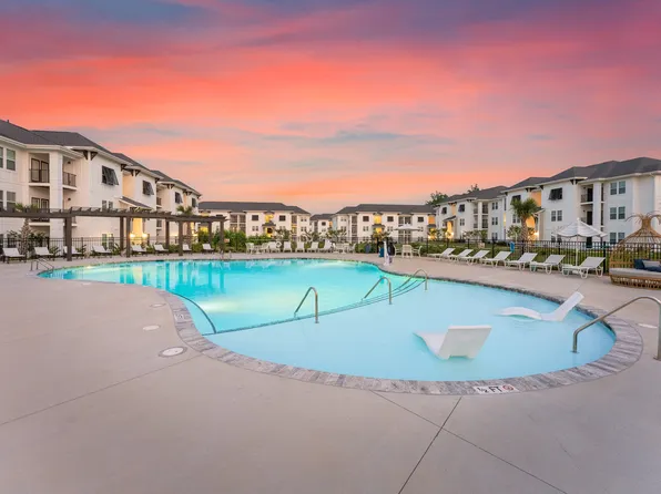 Monument at Ocean and Main