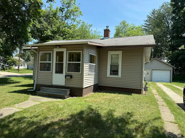 924 Hall St, Albion, MI 49224
