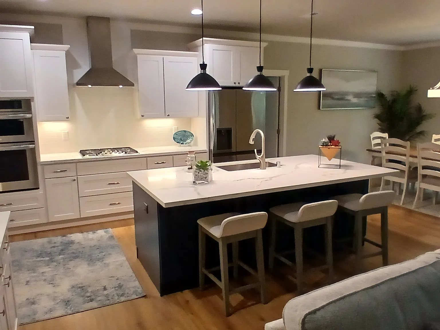 3 bed, 2.5 bath, 2816 sqft, $5,250 — Photo 3