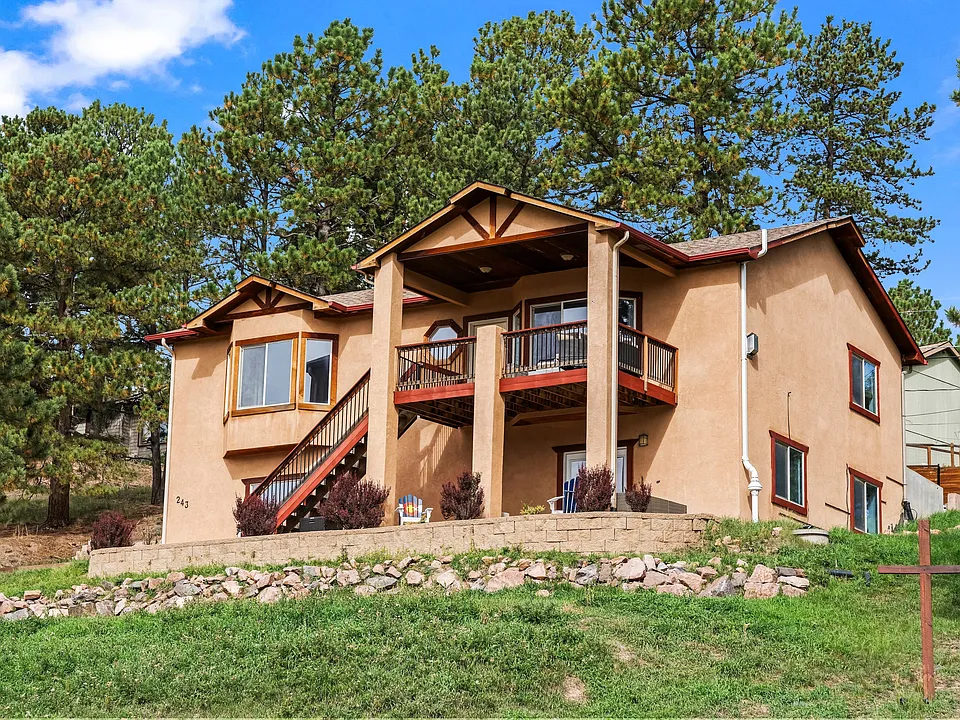243 Lakewood Dr