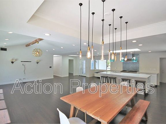 2nd image of 1074 Highlands Cir