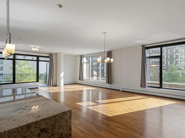 1120 S 2nd St APT 201, Minneapolis, MN 55415