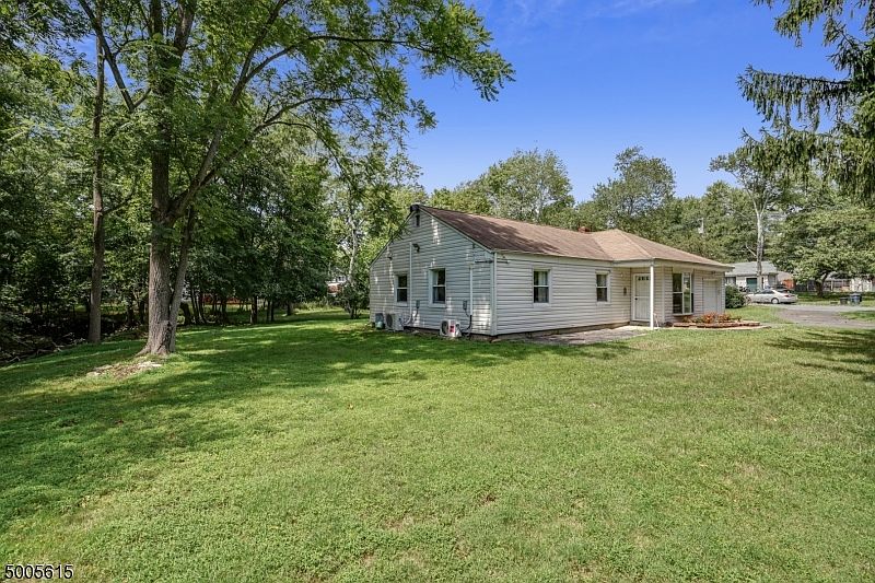 1st image of 44 Park Dr