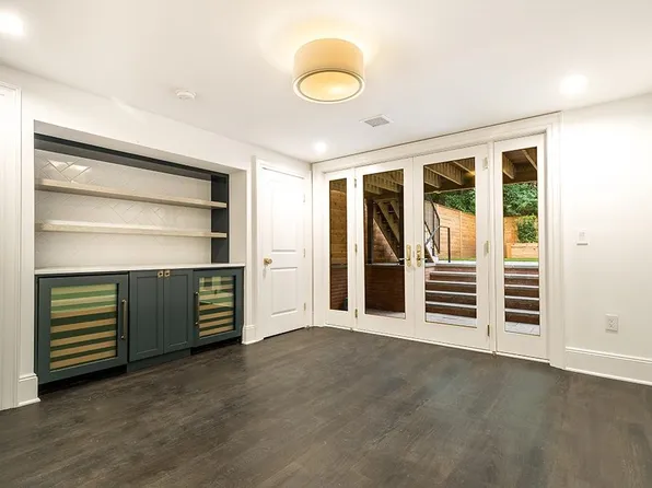 206 8th Street image 18 of 35