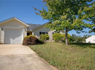 1927 Briar Run Dr, Greensboro, NC 27405