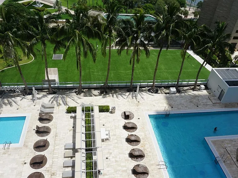 325 Biscayne Blvd #2022 — Photo 12