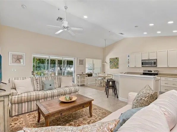 24833 Lakemont Cove LN #202, BONITA SPRINGS, FL 34134