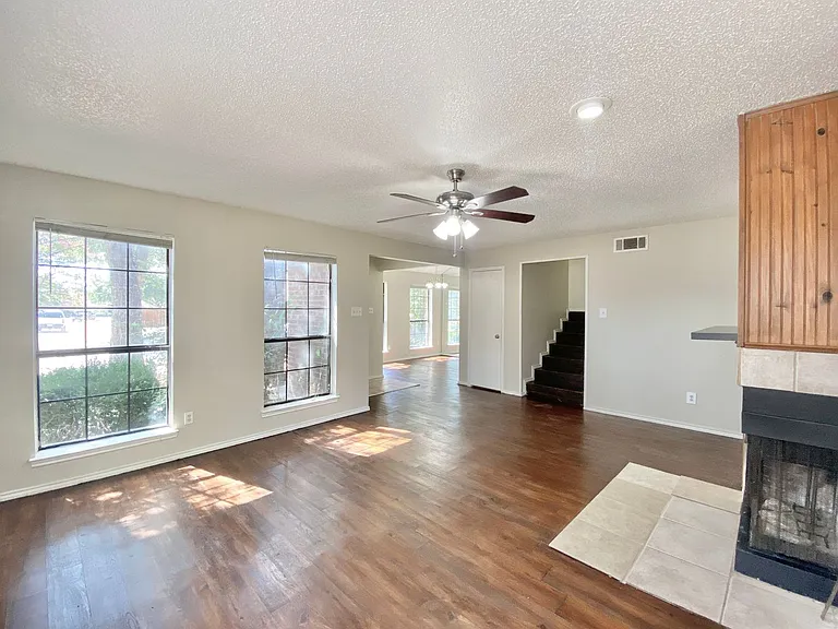 2202 Prairie Creek Trl — Photo 9