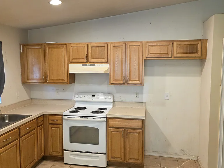 6139 W Lincoln St — Photo 1