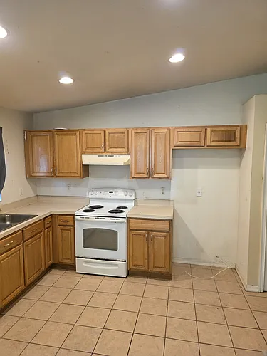 6139 W Lincoln St Photo 1