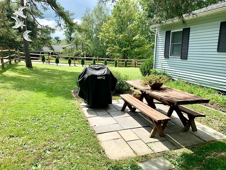 104 Joanne Dr — Photo 13