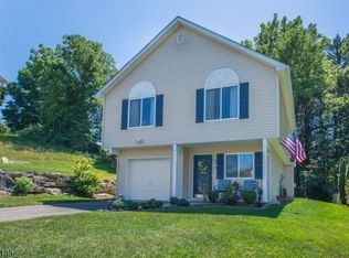 10 Michael Ct, Hamburg, NJ 07419
