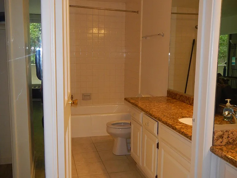 540 Kelton Ave — Photo 19