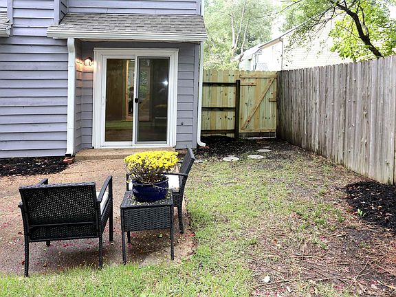 2nd image of 3735 Charleston Square Dr