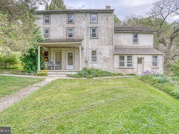 3rd image of 255 Buttonwood Rd