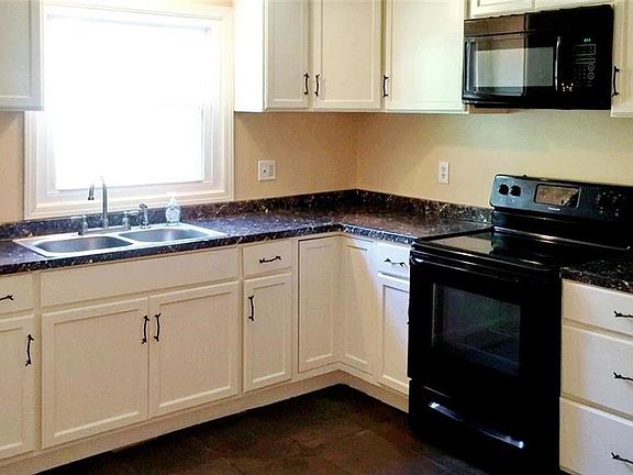 4th image of 6600 E 100th St