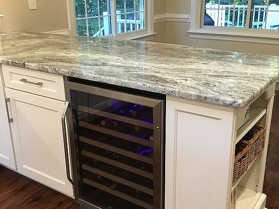Wine bar or breakfast bar!