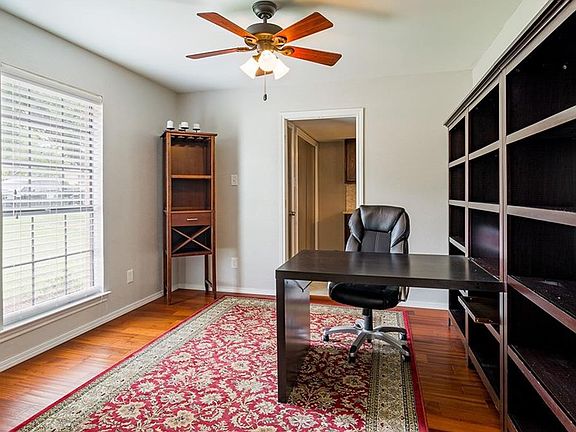 3rd image of 1040 Cherrywood Ln
