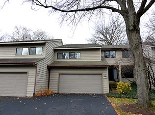 1549 Kirkwood Dr, Geneva, IL 60134