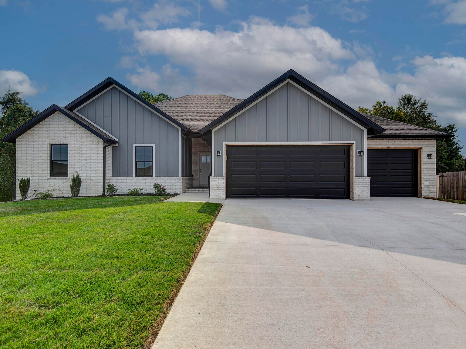 3550 W Overland Street, Springfield, MO 65807 | Zillow
