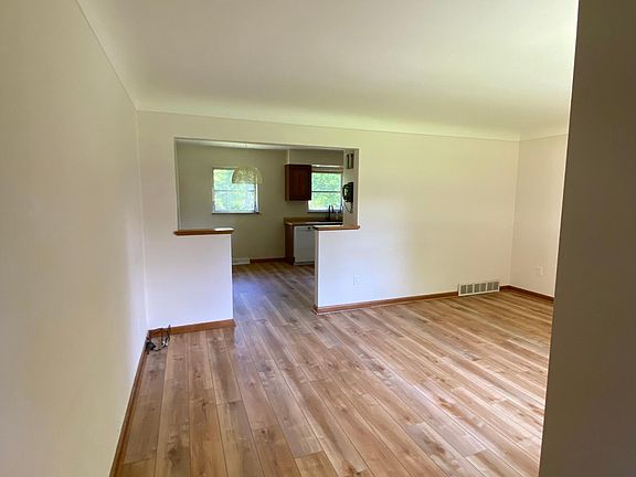 2nd image of 1518 W Loveland Ave