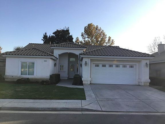 2nd image of 810 Gamay Ave