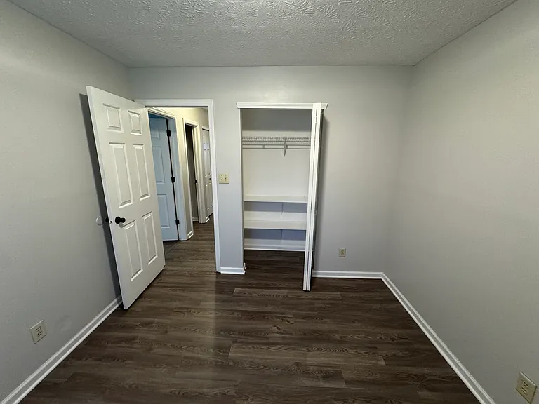 6947 Raritan Dr — Photo 13