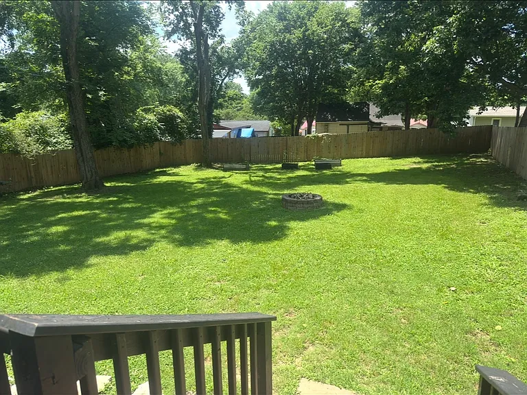 1117 Morningside Dr — Photo 9