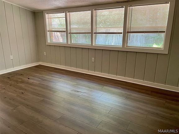 4th image of 1855 Sylvan Dr