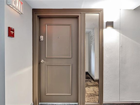 4th image of 2460 Peachtree Rd #502