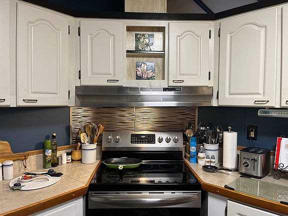 3rd image of 211 Oakleaf Cir #5A