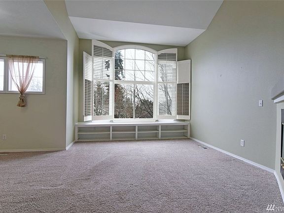 3rd image of 16729 Cobblestone Dr