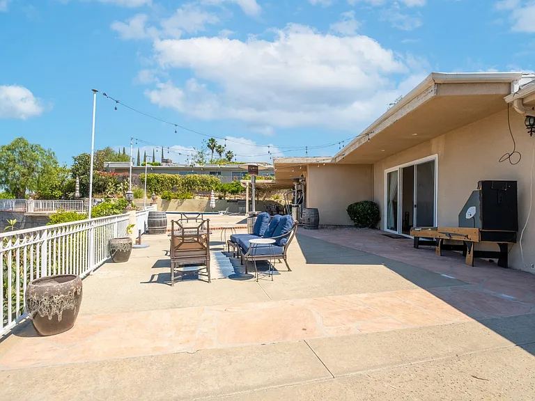 4321 Clear Valley Dr — Photo 60