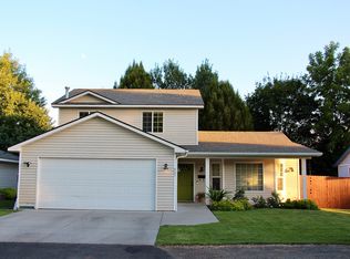 407 SW 3rd St, College Place, WA 99324