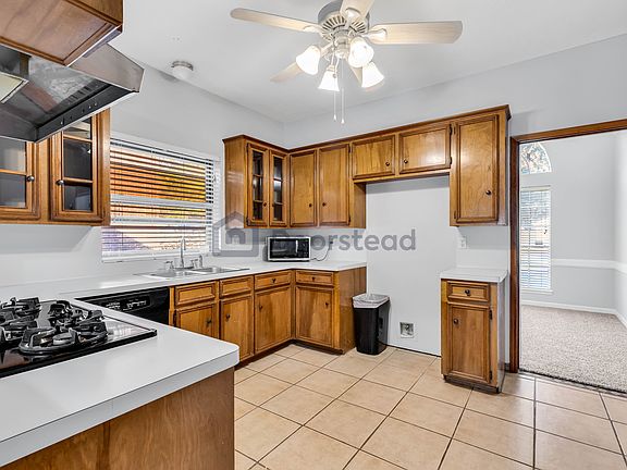 4th image of 11911 Jacaranda Pl