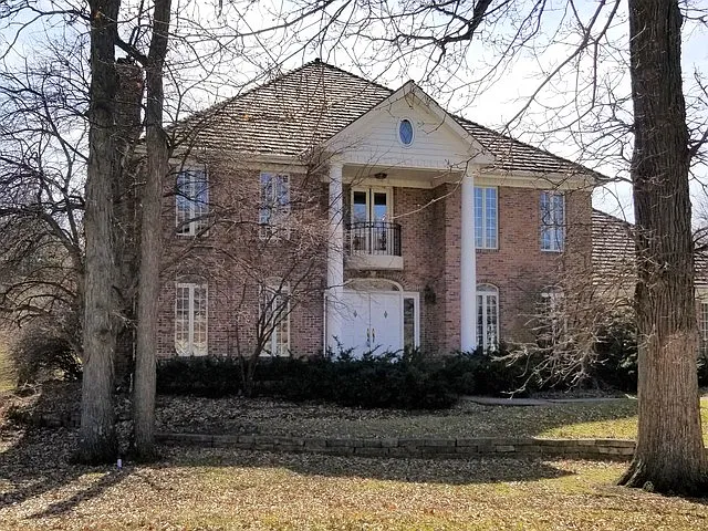 4304 Royal Fox Dr photo 1