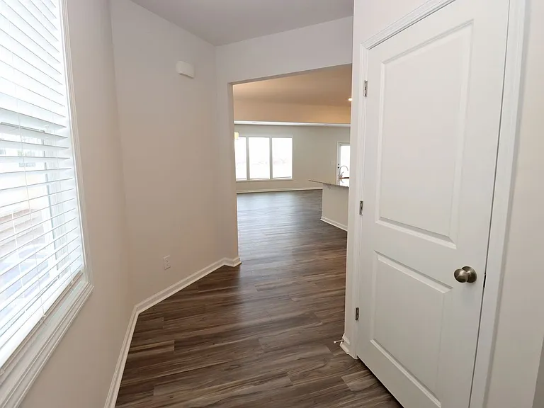 925 N Sage Drop Rd — Photo 2